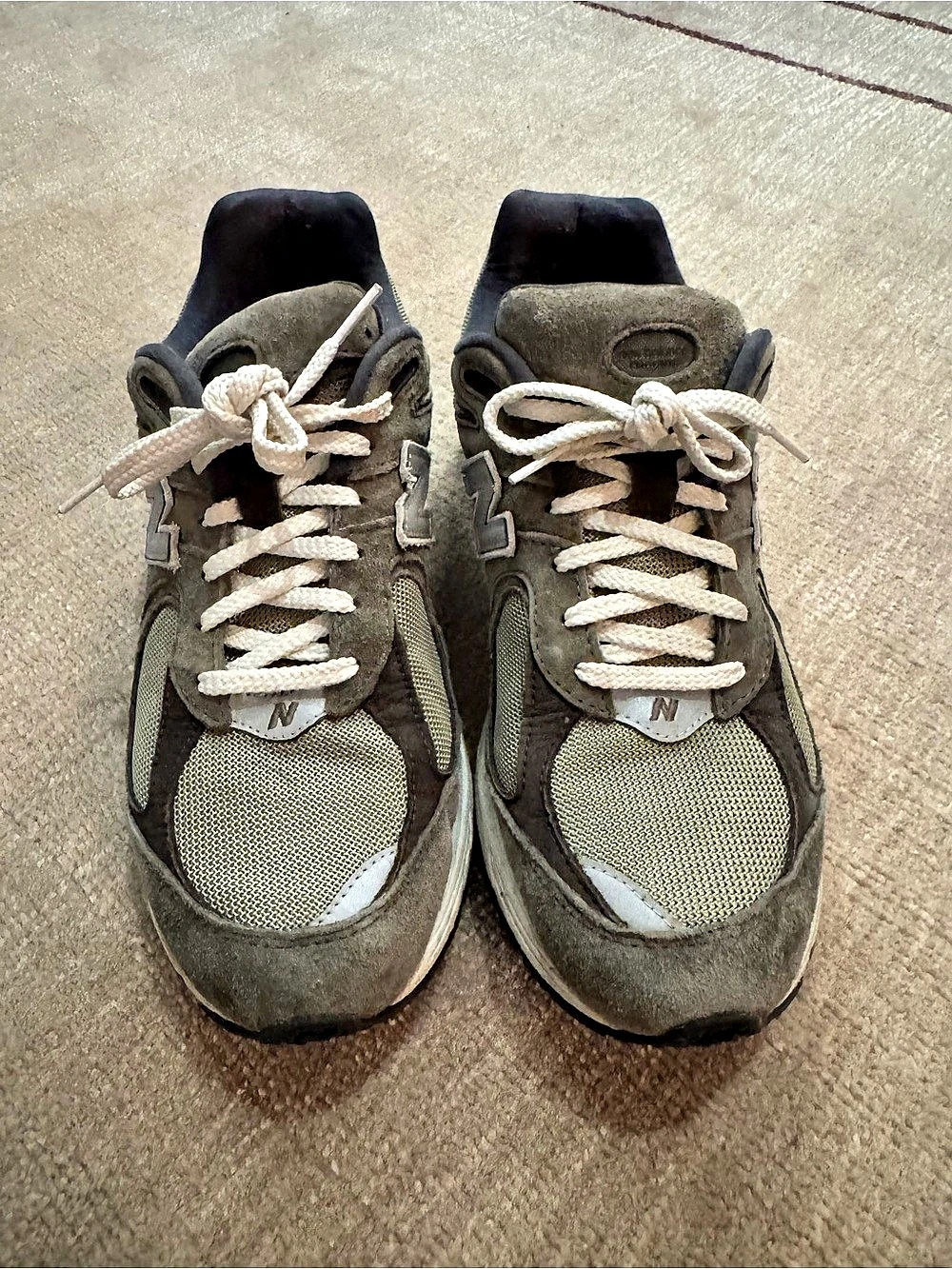 New Balance 990v4 Gray & White Sneakers US 10